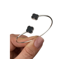 Срібний жорсткий браслет Клевер з чорним оніксом. 1800.10р