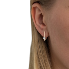 Жіночі срібні сережки з золотими вставками та кубічним цирконом на англійській застібці. 1551-1