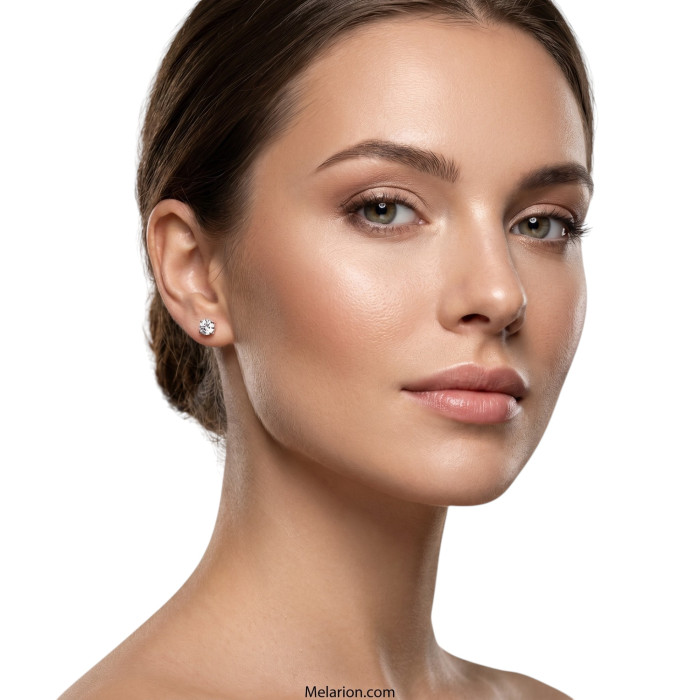 Срібні сережки-пусети з фіанітами — елегантна база на кожен день